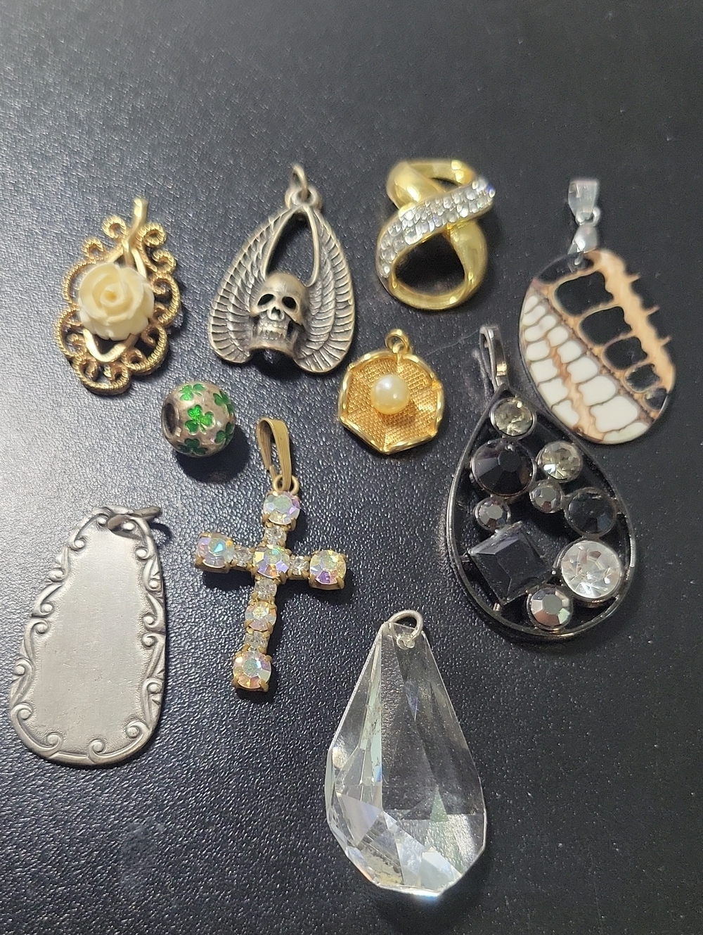 Assorted Women's Jewelry Pendant Lot